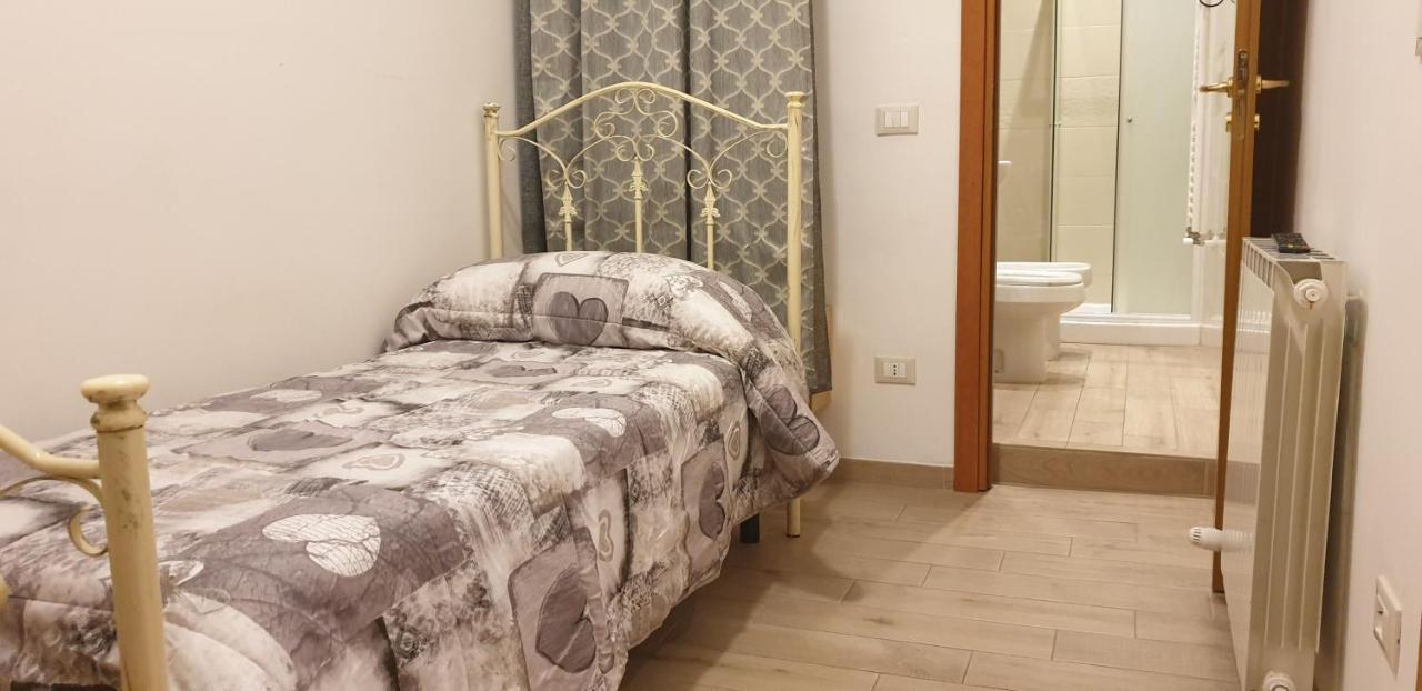 Affittacamere Raggio Di Sole Таранто Екстериор снимка